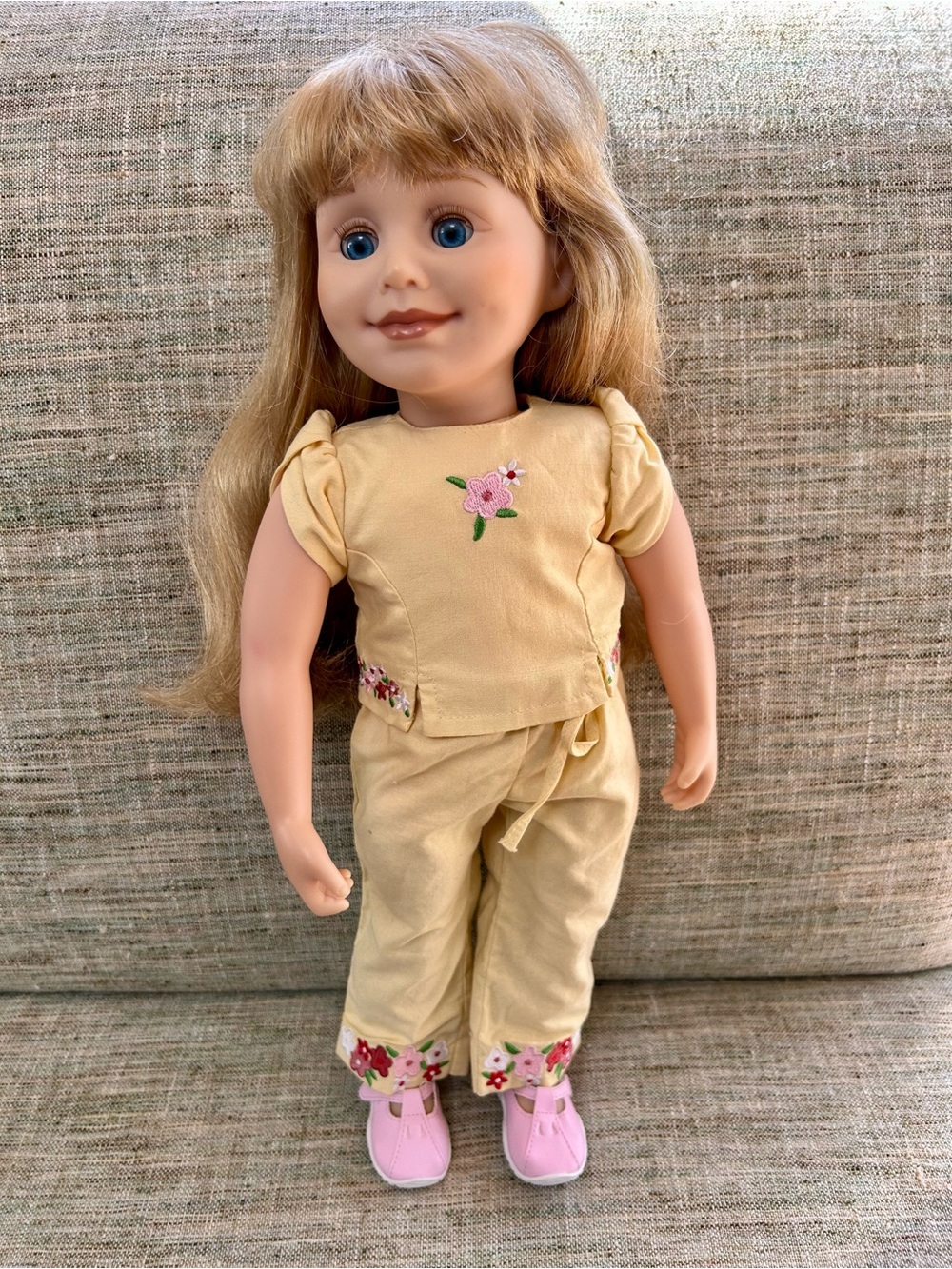 Maplelea Brianne doll 2011-08